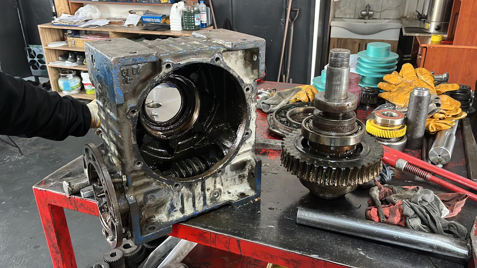 Redüktör Parçaları Temizleme ve Hazırlık Süreci